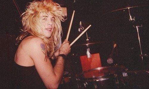 El baterista de Guns N’ Roses se apuñala a sí&nbsp;mismo