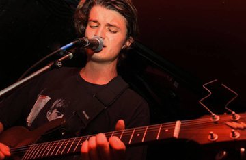 Steve de Stranger Things debuta con esta&nbsp;canción