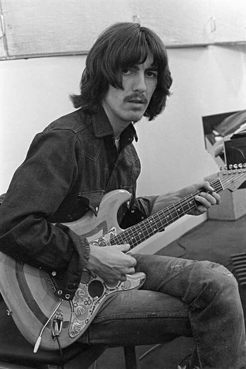 Cuando Sinatra, Elvis, Ray Charles, James Brown y más homenajearon a&nbsp;Harrison