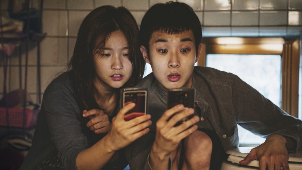 Bong Joon-ho confirma dos secuelas de Parasite; ya terminó de escribir&nbsp;una